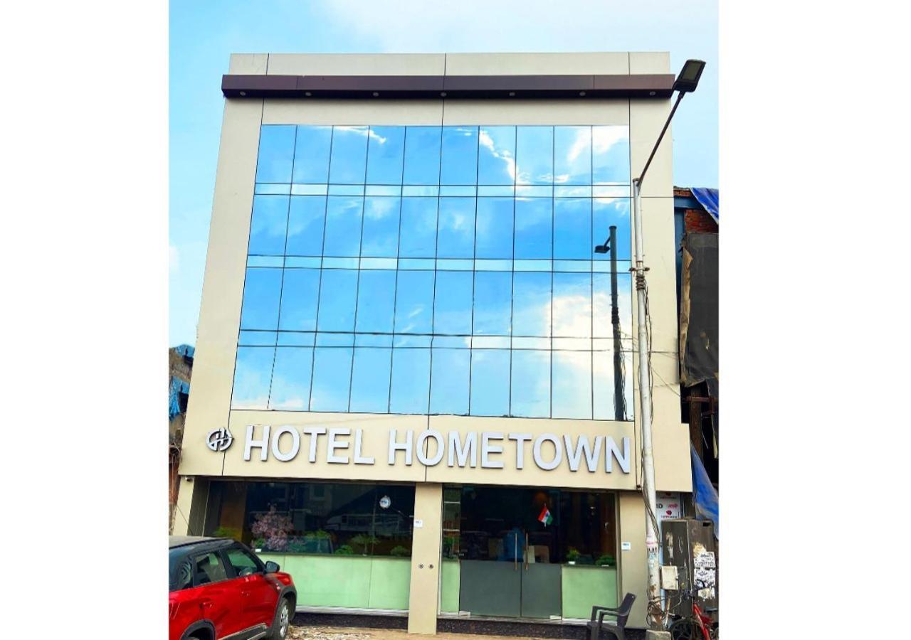 Hotel Hometown Near Us Embassy Bkc Mumbai Eksteriør bilde